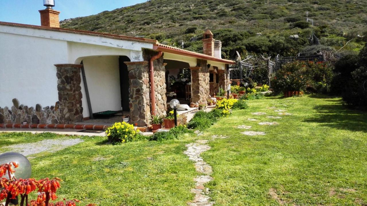 B&B Glamping Semaforo Capo Sperone SantʼAntìoco Екстериор снимка