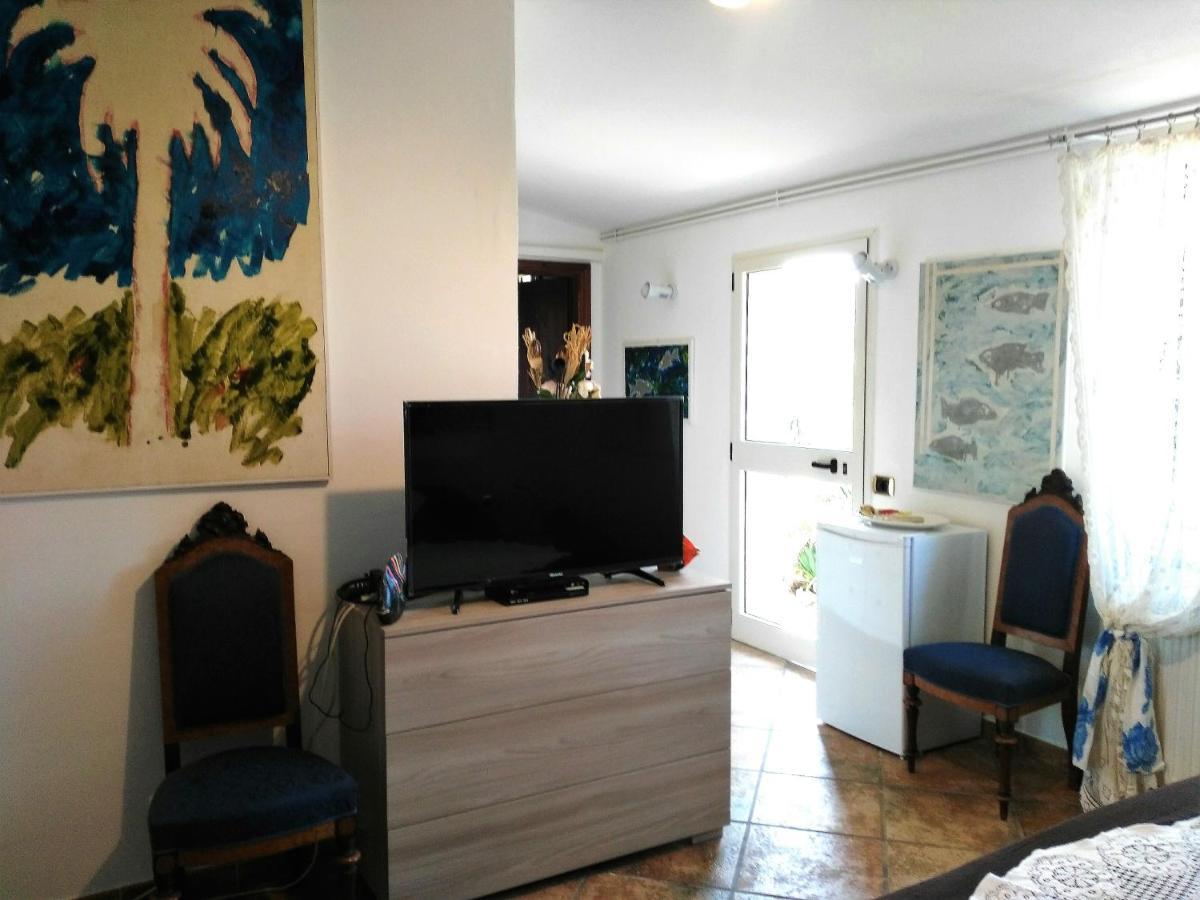 B&B Glamping Semaforo Capo Sperone SantʼAntìoco Екстериор снимка