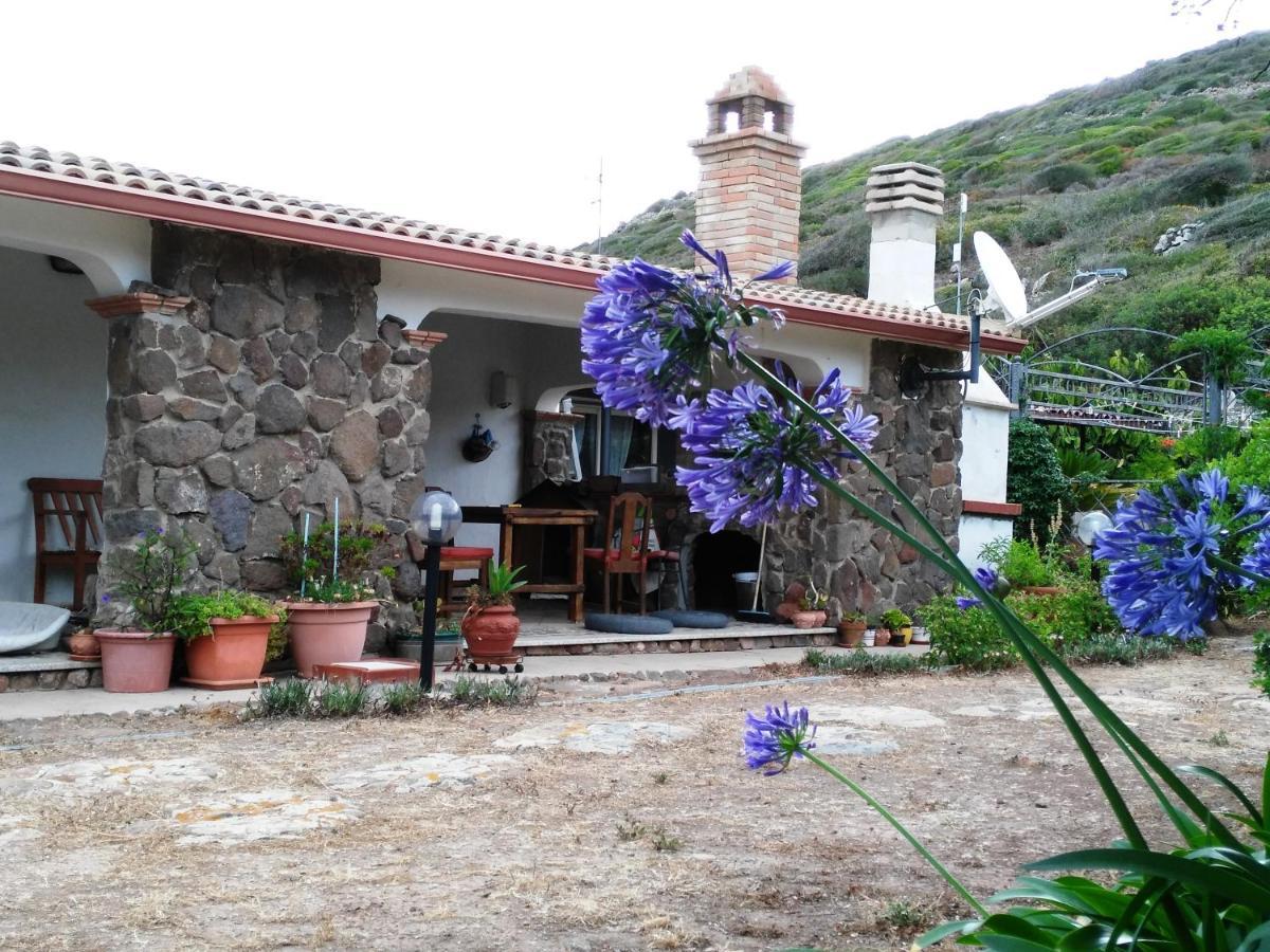 B&B Glamping Semaforo Capo Sperone SantʼAntìoco Екстериор снимка