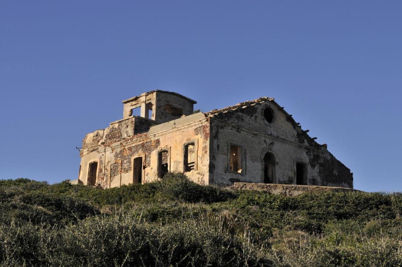 B&B Glamping Semaforo Capo Sperone SantʼAntìoco Стая снимка